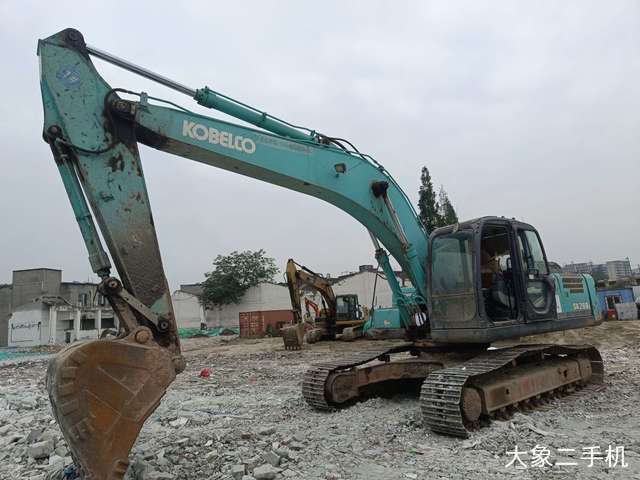 神钢 SK260LC-8 挖掘机