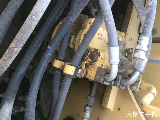 小松 PC220-8 挖掘机