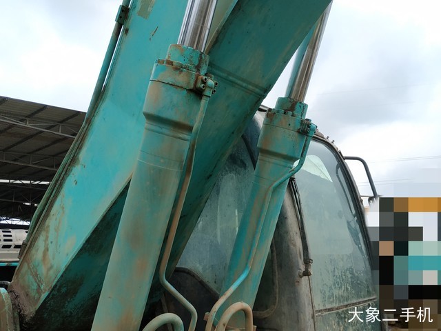 神钢 SK260LC-8 挖掘机