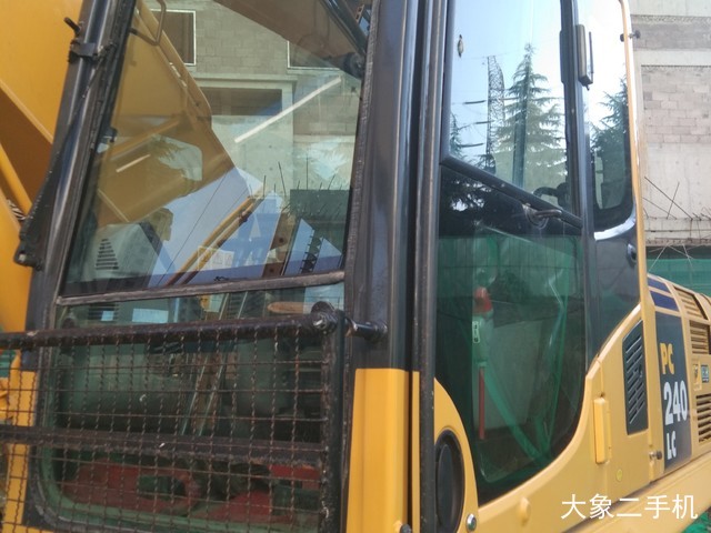 小松 PC240LC-8M0 挖掘机