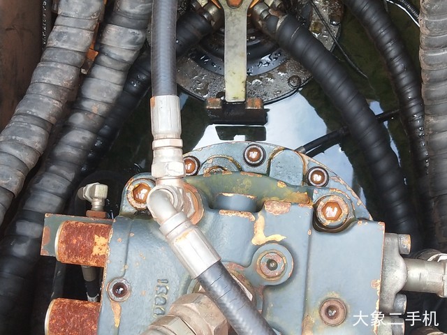 现代 R225LC-9T 挖掘机