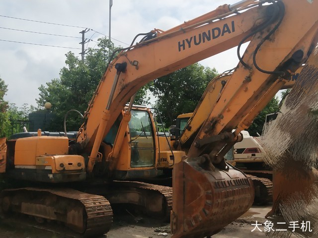 现代 R225LC-9T 挖掘机