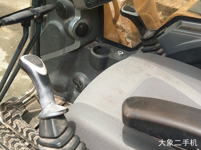 现代 R225LC-9T 挖掘机