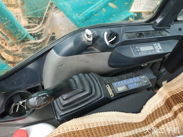 神钢 SK260LC-8 挖掘机