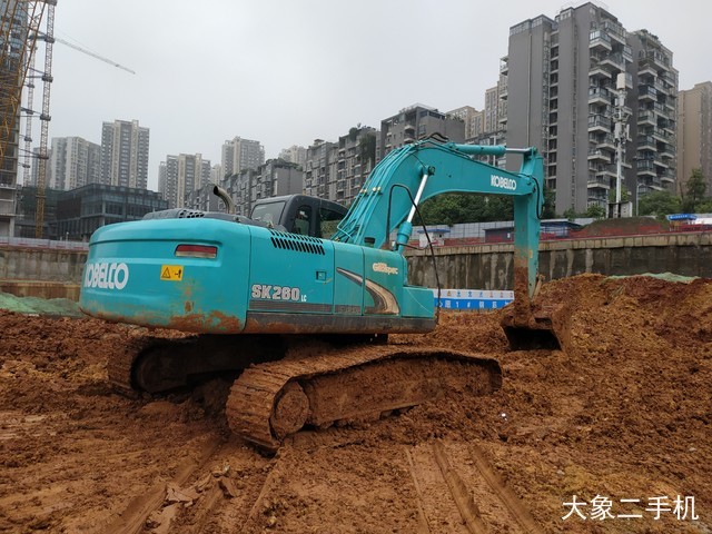 神钢 SK260LC-8 挖掘机