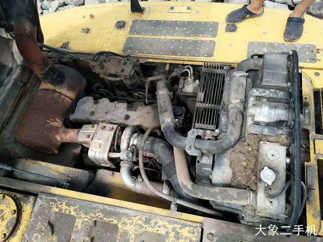 小松 PC240LC-8 挖掘机