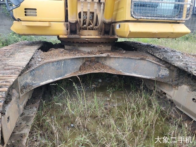 小松 PC240LC-8M0 挖掘机