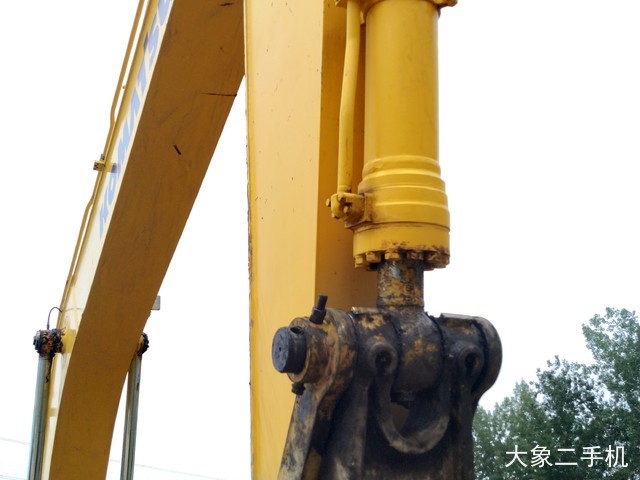 小松 PC240LC-8M0 挖掘机