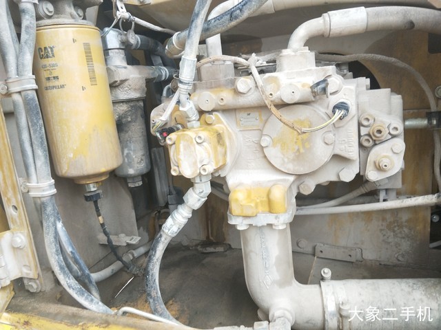 卡特彼勒 323D2L 挖掘机