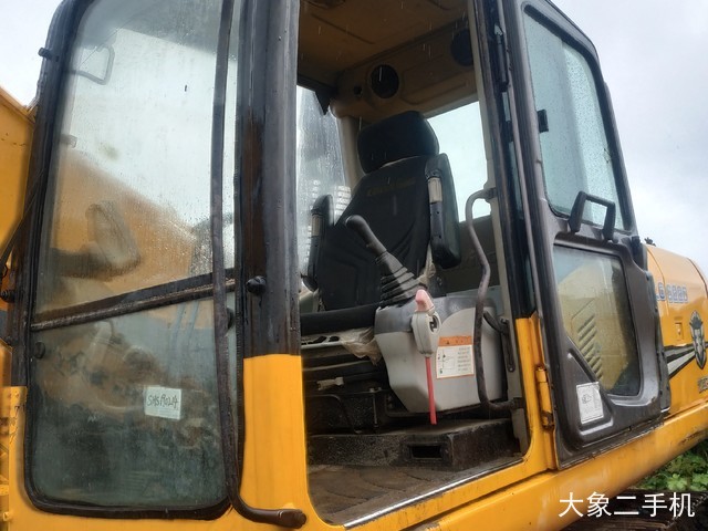 龙工 LG6225 挖掘机