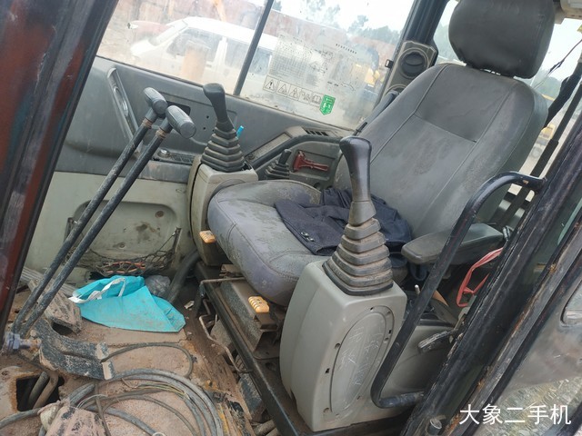 现代 R60-7 挖掘机