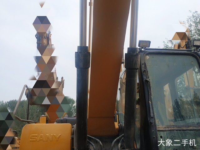 三一重工 SY215C-10 挖掘机