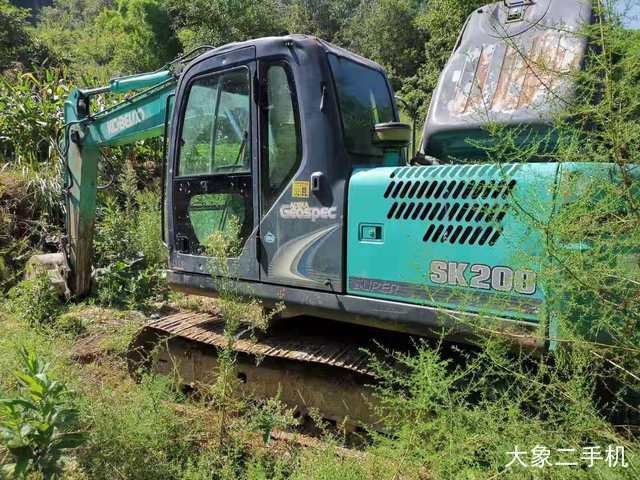 神钢 SK130-8 挖掘机