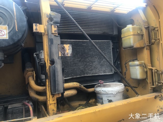 龙工 LG6225D 挖掘机