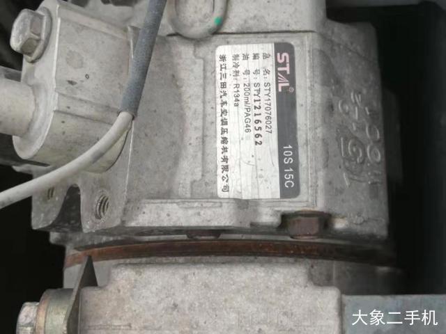 小松 PC220-8 挖掘机