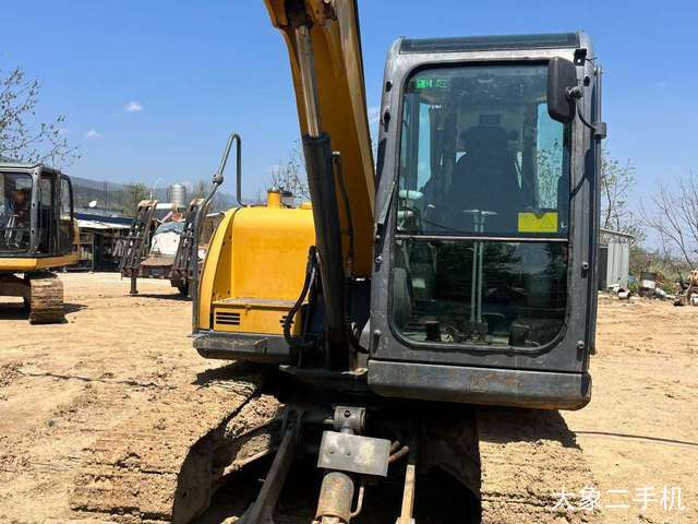 徐工 XE80D 挖掘机