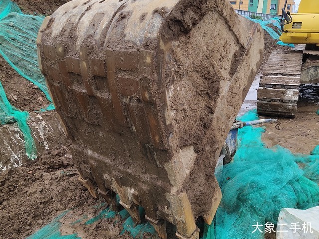 小松 PC240LC-8M0 挖掘机