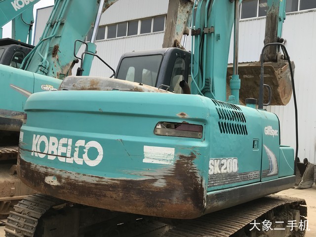 神钢 SK140LC-8 挖掘机