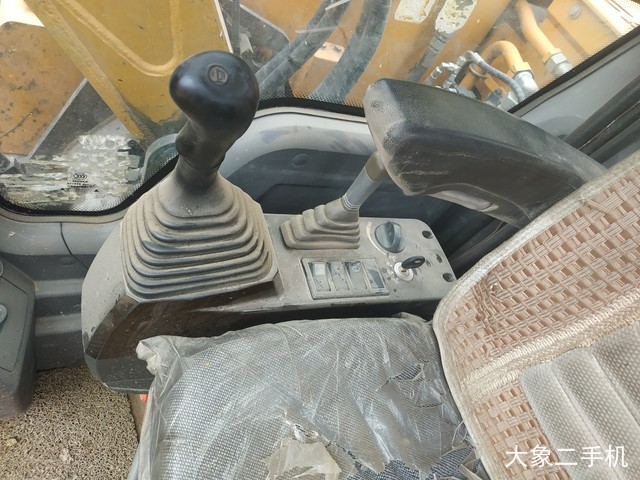 三一重工 SY75C 挖掘机