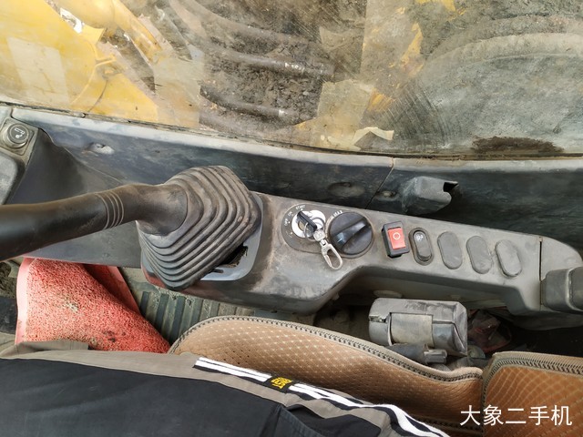 小松 PC240LC-8 挖掘机