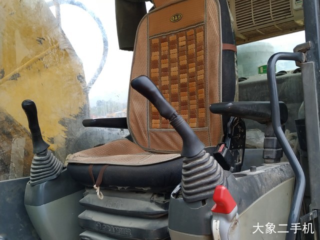 小松 PC240LC-8 挖掘机