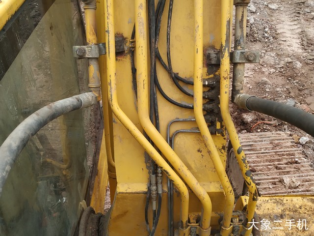 小松 PC240LC-8 挖掘机