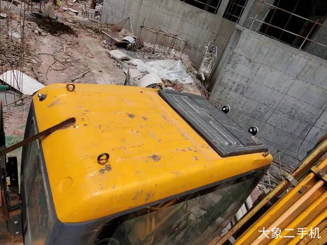 三一重工 SY135C-8 挖掘机