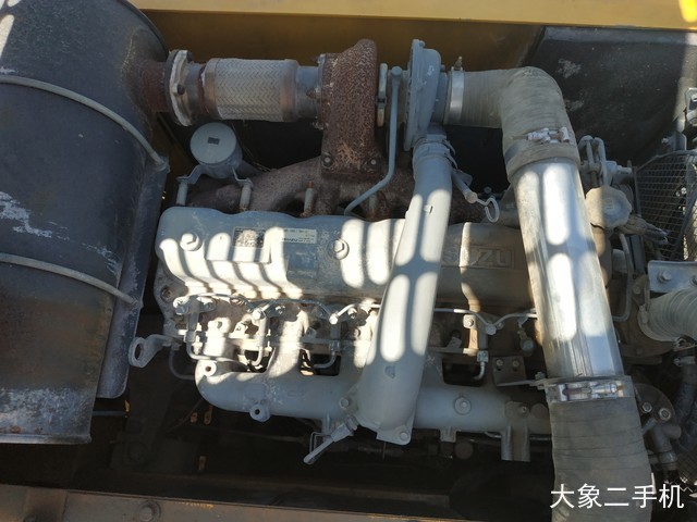 徐工 XE215C 挖掘机