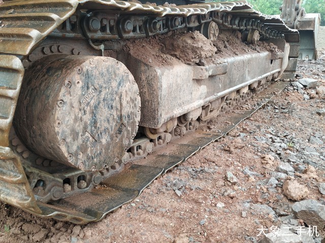 现代 R225LC-7 挖掘机