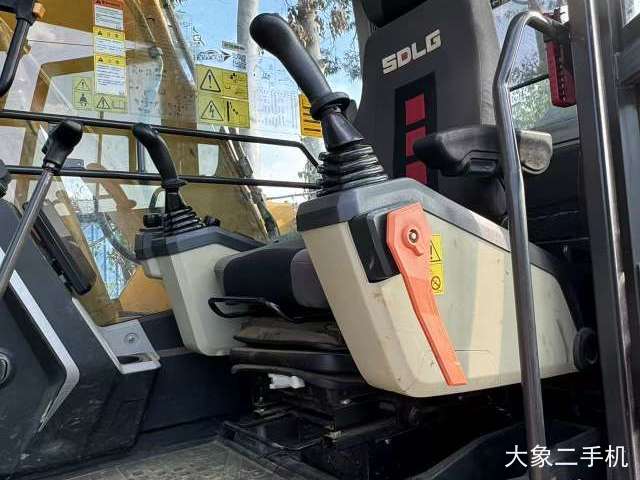 山东临工 E6135F 挖掘机