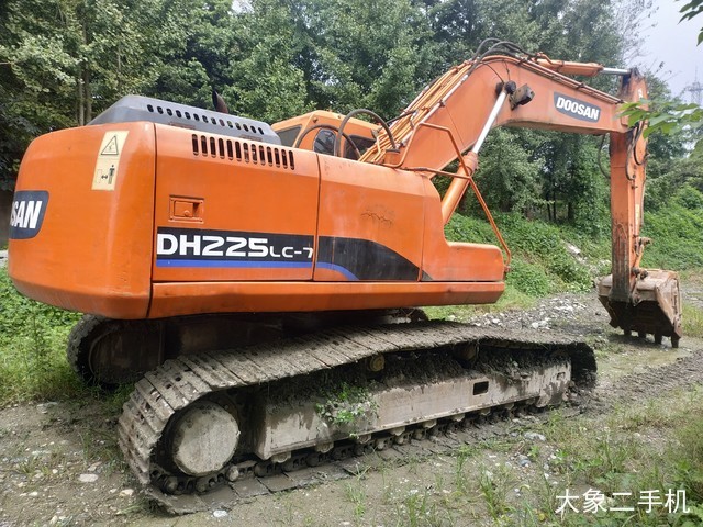斗山 DH220LC-7 挖掘机