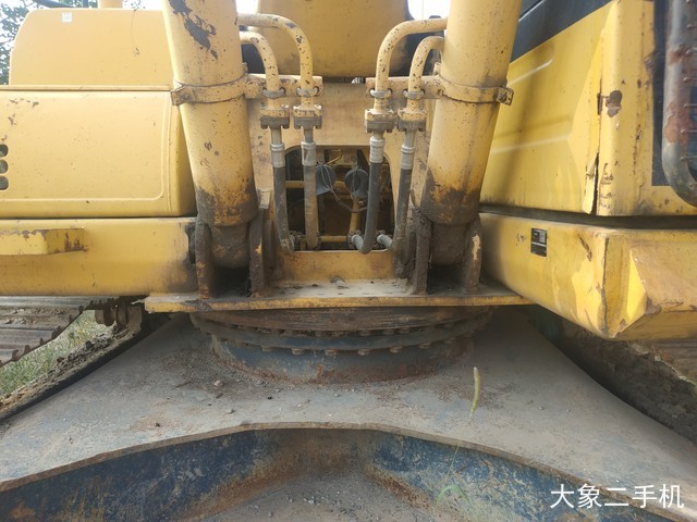 小松 PC240LC-8 挖掘机