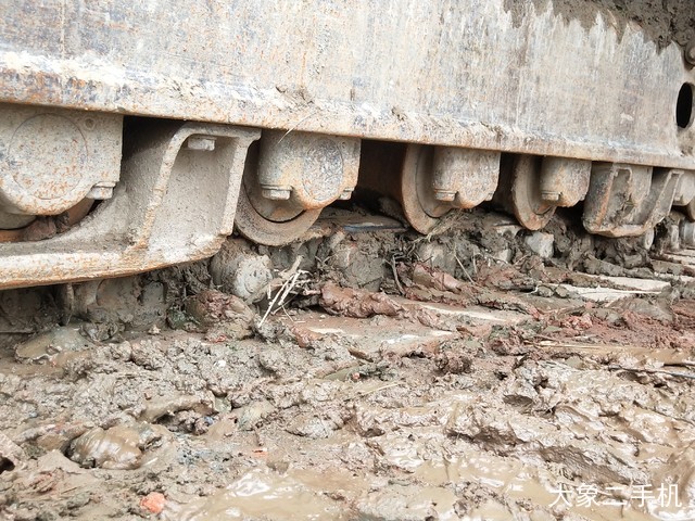 沃尔沃 EC240B 挖掘机