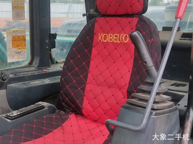 神钢 SK260LC-8 挖掘机