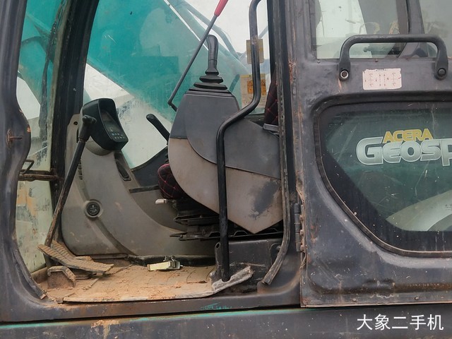 神钢 SK260LC-8 挖掘机