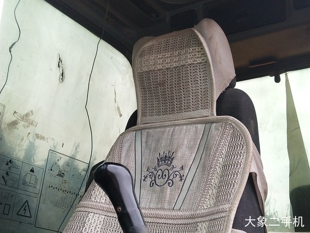 沃尔沃 EC240B 挖掘机