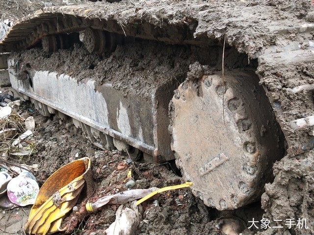 沃尔沃 EC240B 挖掘机