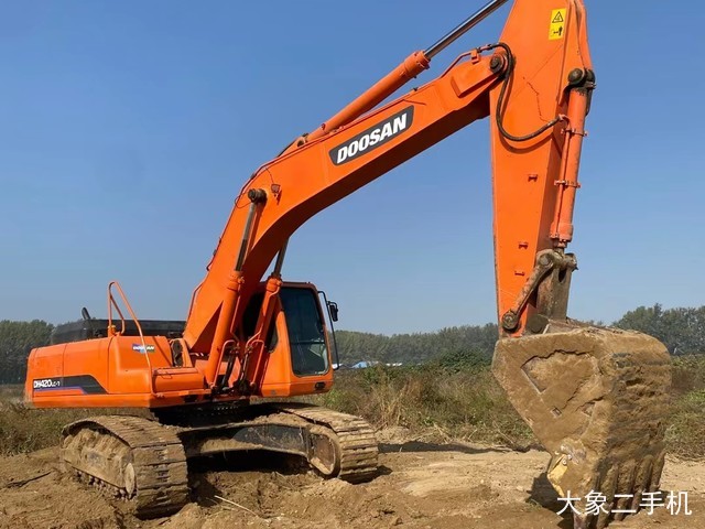 斗山 DH370 挖掘机