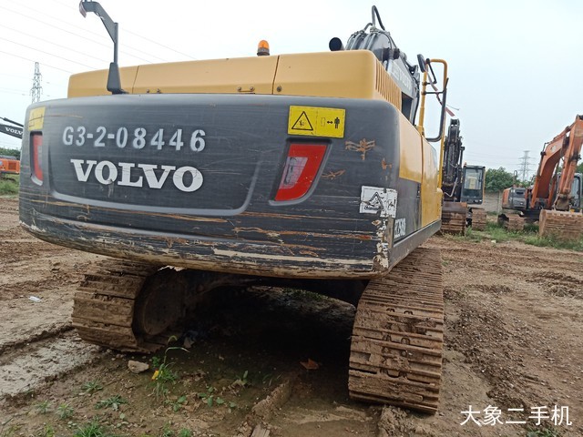 沃尔沃 EC250D 挖掘机