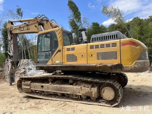 山东临工 E6360F 挖掘机