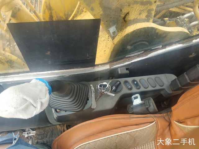 小松 PC240LC-8 挖掘机