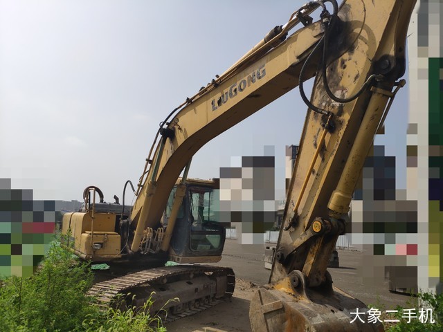 柳工 CLG200-3 挖掘机