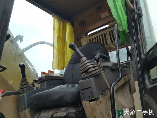 卡特彼勒 320C 挖掘机