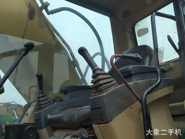 卡特彼勒 325C 挖掘机