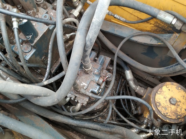 现代 R150W-9 挖掘机