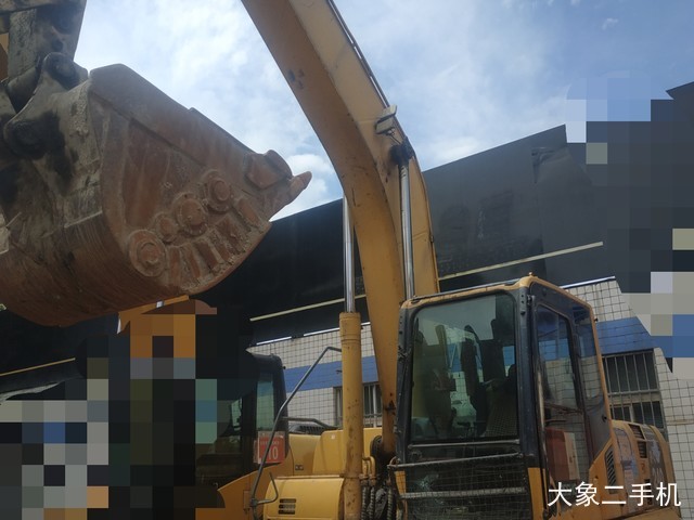 小松 PC240LC-8 挖掘机