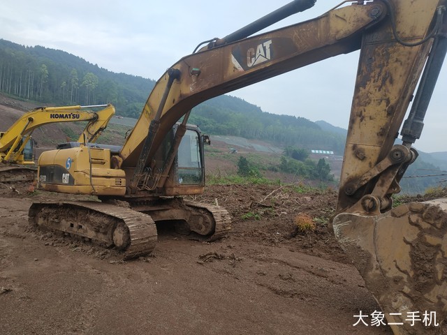 卡特彼勒 329D 挖掘机