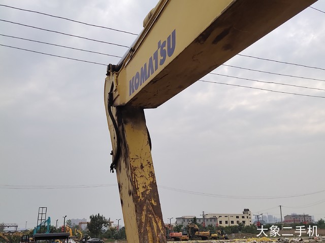 小松 PC240LC-8M0 挖掘机