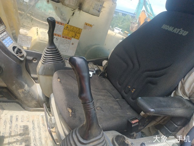 小松 PC240LC-8 挖掘机