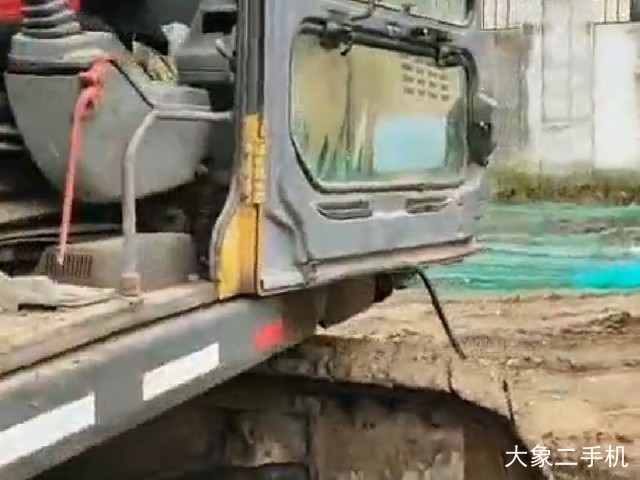 沃尔沃 EC210B 挖掘机